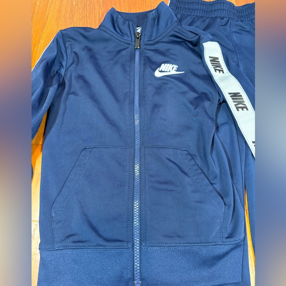 Nike Dri-FIT Little Kids' 2-Piece Full-Zip Set with Logo Taping 5-6 yrs navy - Picture 3 of 9